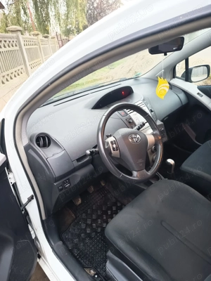 Vând Toyota Yaris 2009 - imagine 5
