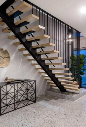 Realizăm scări interioare și balustrade din fier forjat - personalizate