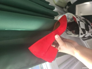 Pantofi rosii cu toc mic