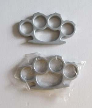 Set 2 pumnale box rozete autoaparare