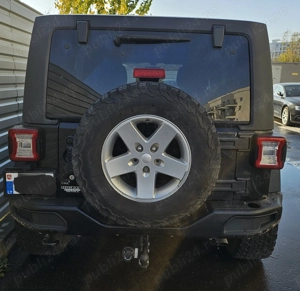 Jeep Wrangler Sport Unlimited. - imagine 3