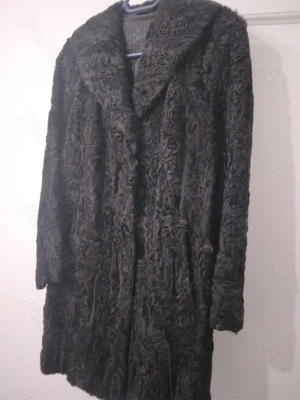 Vind haina de astrahan naturala putin purtata