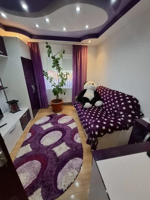 Închiriez apartament cu 3 camere bloc 4 etaje ,etaj intemediar 