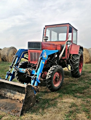 Vând tractor u651 cu incarcator 