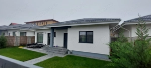 Casa individuală Domnești, 4 camere, toate utilitățile, teren 400 mp