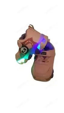 Adidas fata, mar. 21 