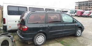 Vind Ford Galaxy 7 locuri același cu Sharan sau Alhambra .