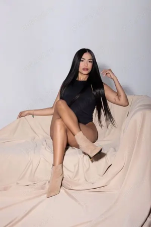 Super eleganta si carismatica ofer si deplasare