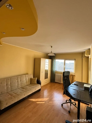 Garsonieră decomandată în bloc 1982, direct proprietar, vedere liberă