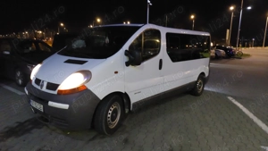 Închiriez van 9 locuri