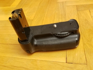 Nikon MB-D200 - Grip  Prindere  Suport pentru baterii sau acumulatori- pentru aparat FOTO Nikon D200