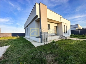 Casa de vanzare – Stil Mediteranean | Cartier Serbanesti, Bacau | Constructie 2022