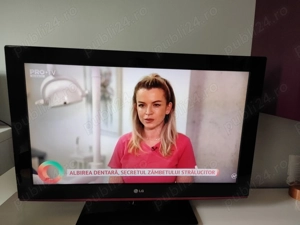 Televizor LCD HD LG de 81 cm cu tuner FreeviewHD incorporat - imagine 1