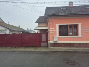Casa cu teren de vanzare 