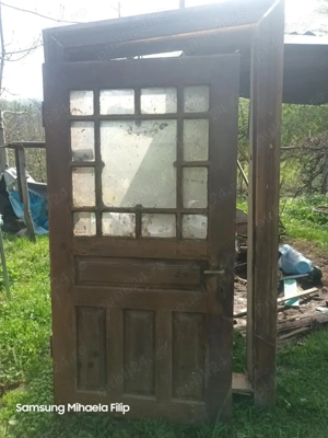 Vând uși și geamuri vechi pentru reconditionare 