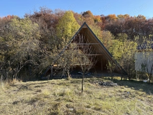 Teren de vanzare si Cabana