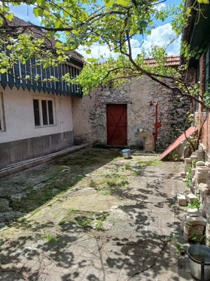 Vând casă in Ciclova-Română,județul Caraș-Severin. - imagine 6