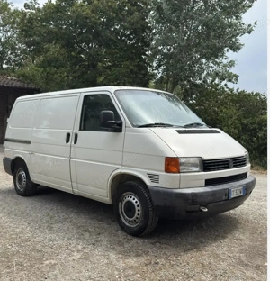 Dezmembrez t4 2.5 acv