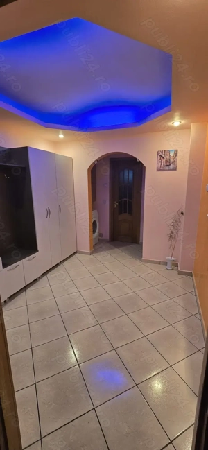 Închiriez apartament decomandat cu 2 camere 