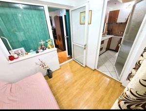Vand apartament semidecomandat - imagine 2
