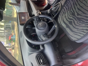 Se vinde Toyota Yaris Hibrid clasa Business 1.5 VVT-i HSD Eco