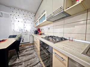 Nufărul-Apartament 72 mp, modern 3 camere, 2 băi, balcon cu panoramă - imagine 2