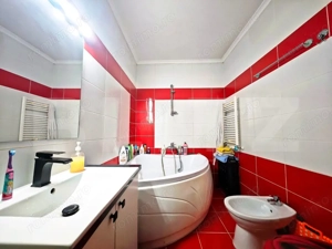 Nufărul-Apartament 72 mp, modern 3 camere, 2 băi, balcon cu panoramă - imagine 5