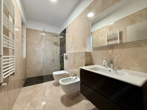 Duplex despartit prin garaj cu 5 camere  |  Dumbravita - imagine 8