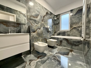 Duplex despartit prin garaj cu 5 camere  |  Dumbravita - imagine 9