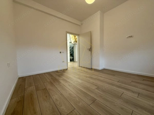 Duplex despartit prin garaj cu 5 camere  |  Dumbravita - imagine 11