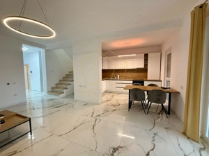 Duplex despartit prin garaj cu 5 camere  |  Dumbravita