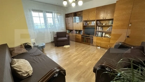 Apartament decomandat cu trei camere si doua bai, zona Iosia