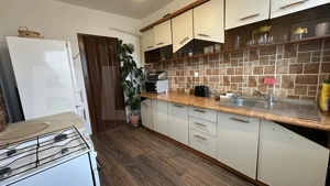 Apartament cu 3 camere decomandate