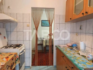 Apartament 2 camere decomandate 57 mp balcon bloc cu acoperis Cisnadie - imagine 8