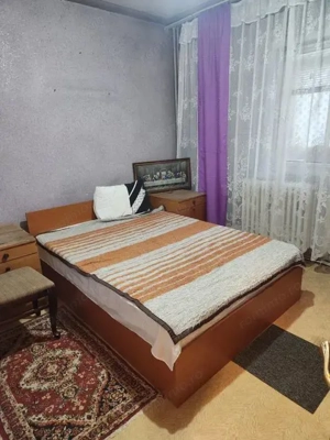 Vanzare 3 camere Titan-2 bai, centrala, bloc 1980, 5 min metrou 1 Decembrie - imagine 3