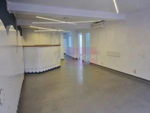 Spațiul este pretabil pentru Cabinet Medical Birouri Showroom