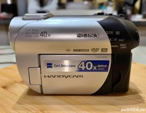 Vând cameră video Sony DCR-DVD 106 E + geanta