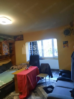 Apartament 3 camere, decomandat, parter - imagine 8