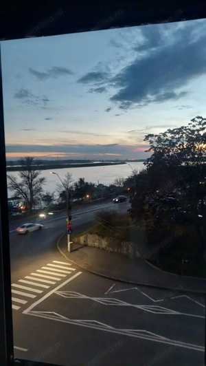 Închiriere apartament 3 camere – vedere superbă spre Dunăre, complet mobilat