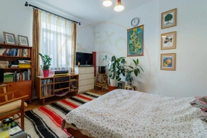 Apartament intr-o casa interbelica.