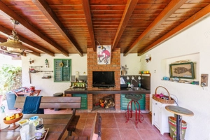 Locuiește lângă pădure, dar cu toate facilitățile la îndemână - imagine 29