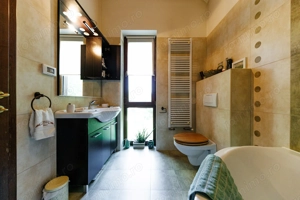 Locuiește lângă pădure, dar cu toate facilitățile la îndemână - imagine 22