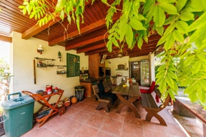 Locuiește lângă pădure, dar cu toate facilitățile la îndemână - imagine 30