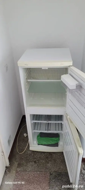 Vand frigider 200 lei