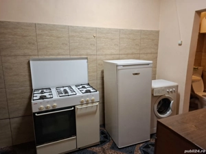 Închiriez garsoniera 