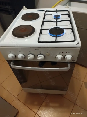 Aragaz mixt, 2 ochiuri pe gaz ,2 electrice