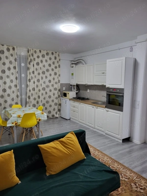 Închiriez apartament mobilat, disponibil imediat