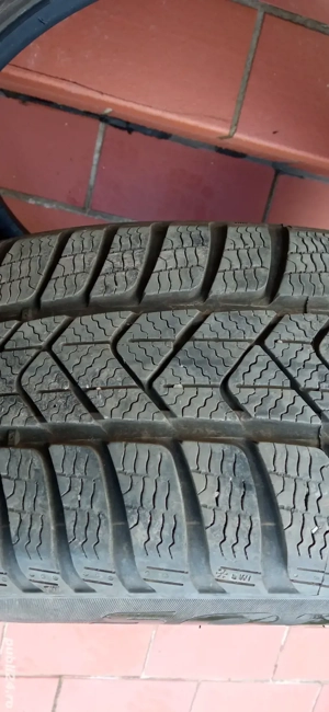 Vind 2 anvelope de iarna Pirelli 206/60 R17