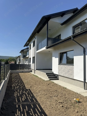 Apartament cu curte și loc de parcare inclus!