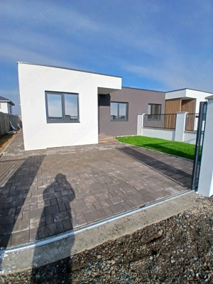 Proprietar, vand casa moderna la 4 km de Timisoara